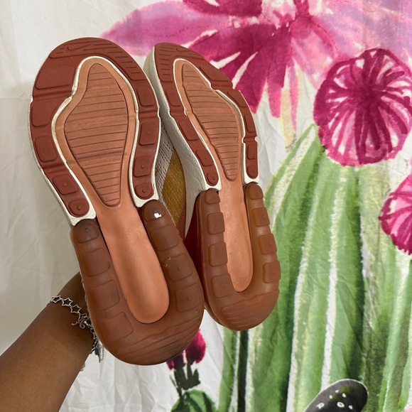 Nike Air Max 270 - Picture 4 of 4